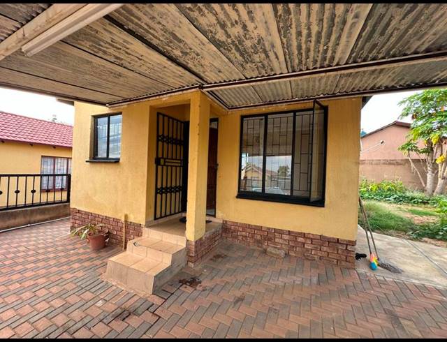 2 BEDROOM HOUSE FOR SALE IN SOSHANGUVE VV
